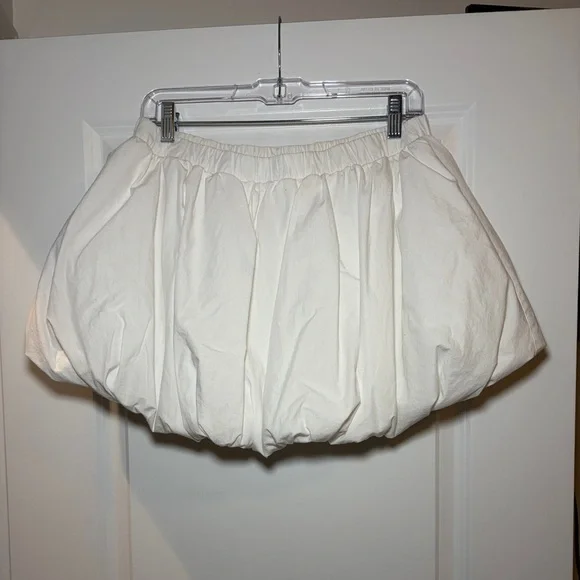 Aritzia | Sunday Best 100% Cotton White Bubble Mini Skirt - Picture 3 of 3